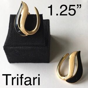 Trifari Vintage Black & Beige Enamel Open Loop Gold Tone Pierced Earrings